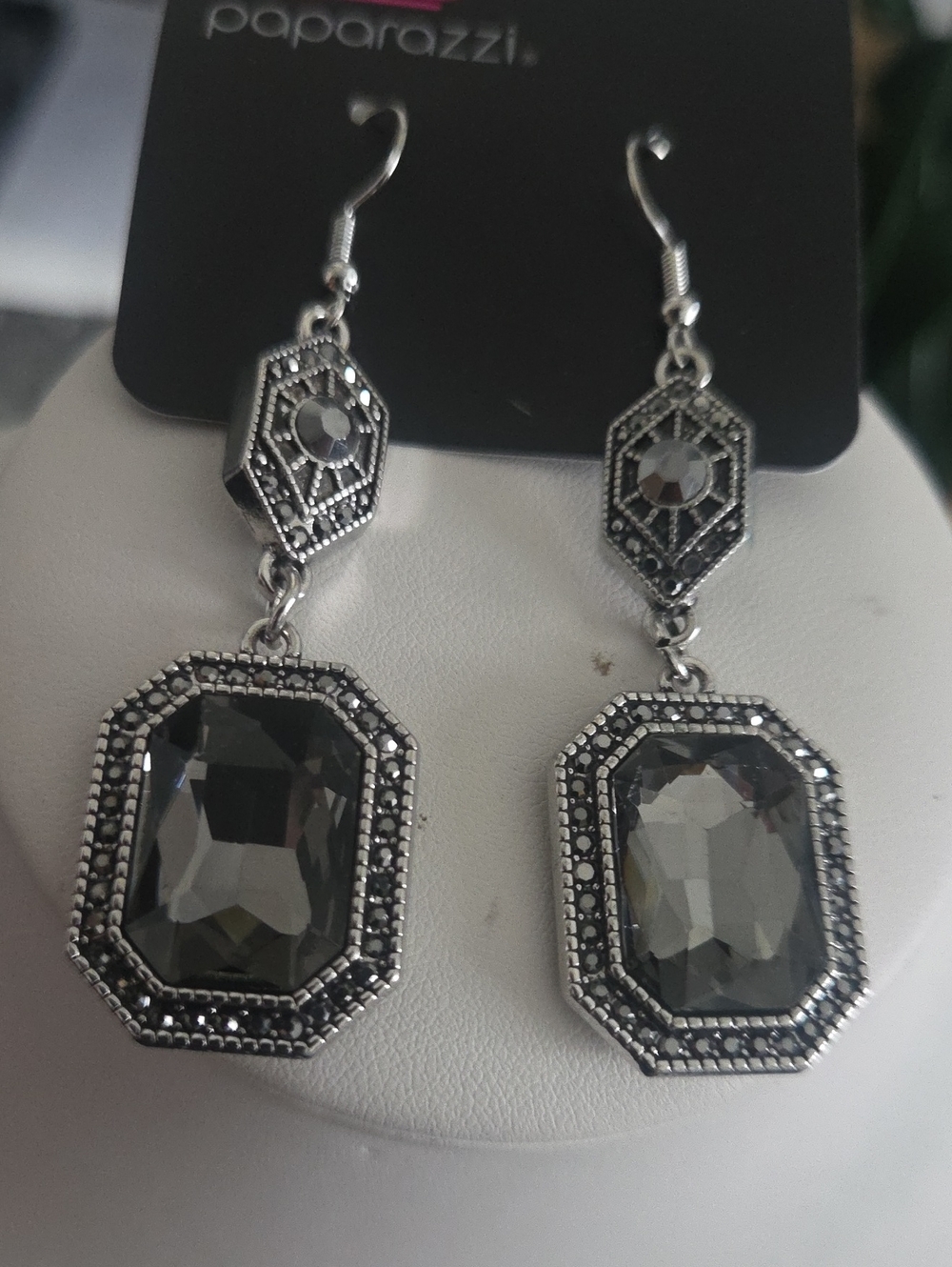 Paparazzi Starry Eyed Sparkle Silver Earrings NWT